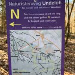 Kart og informasjonsplansje ved starten av Naturistenweg Undeloh