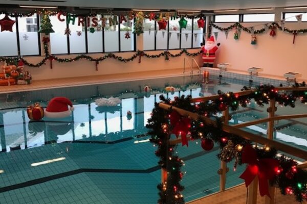 Kannik svømmehall med julepreg
